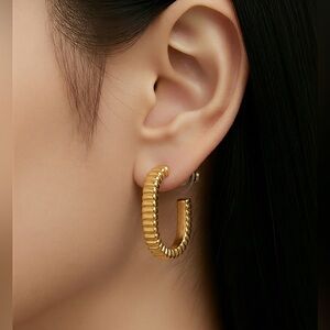 Nine West Gold Elongated Earrings - BNWT